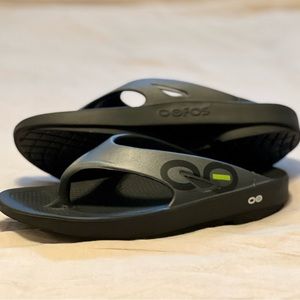 OOFOS OOriginal Sandal (men’s 11)